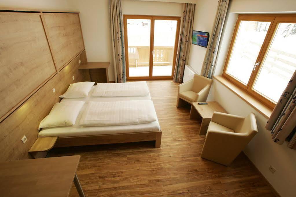 Familien & Wohlfuhlhotel Johanneshof Saalbach-Hinterglemm Exterior foto